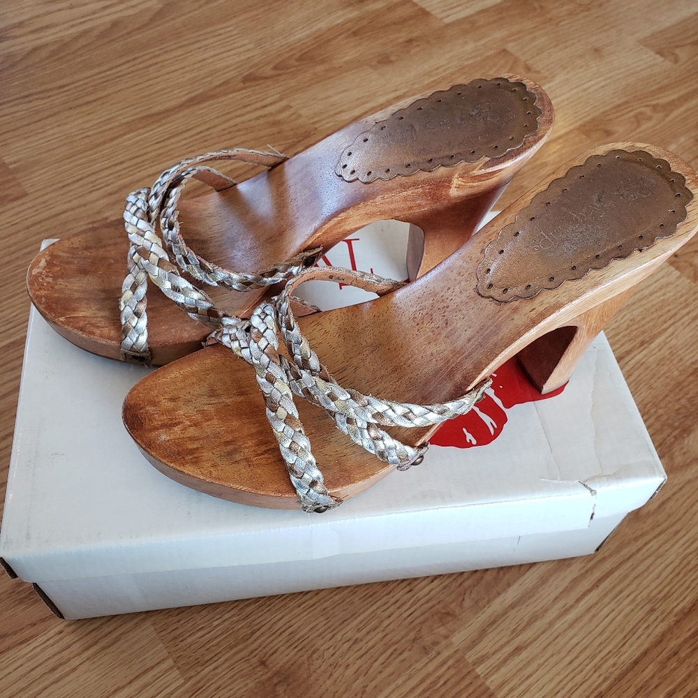 Two Lips Heels - Picture 2 of 5
